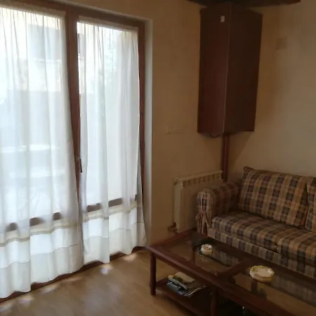 Pequeno Adosado De Montana Con Terraza Villanova