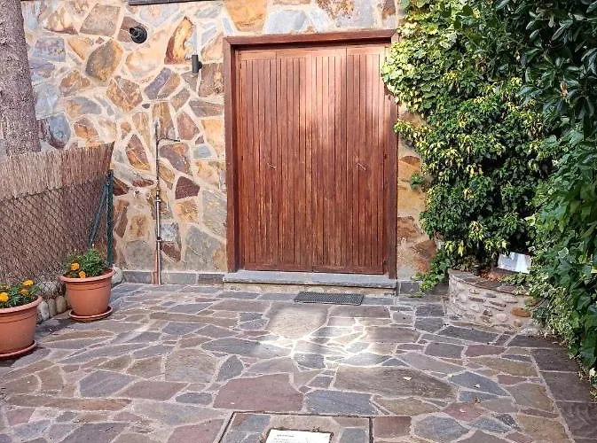 Pequeno Adosado De Montana Con Terraza